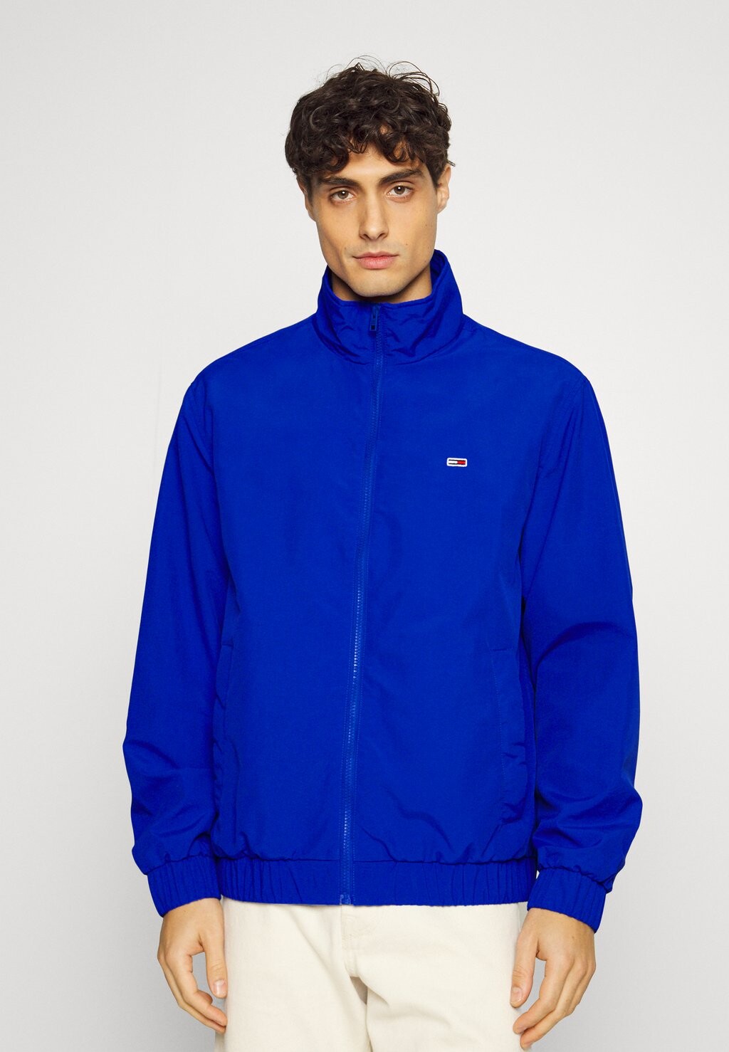 

Легкая куртка Tommy Jeans