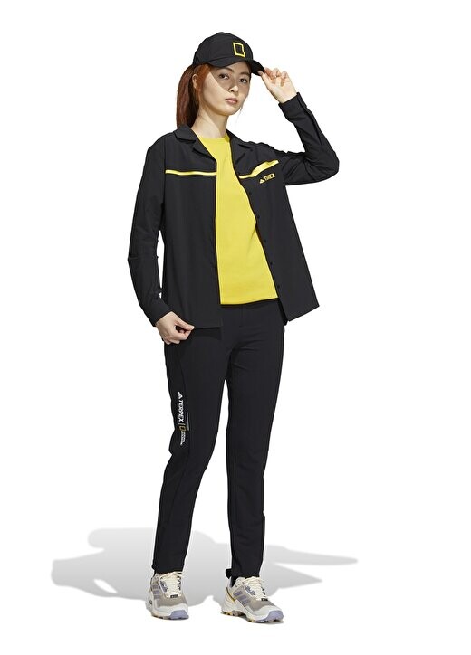 

Женская рубашка Tight Plain Black IC1994 W NATGEO SHIRT adidas, черный