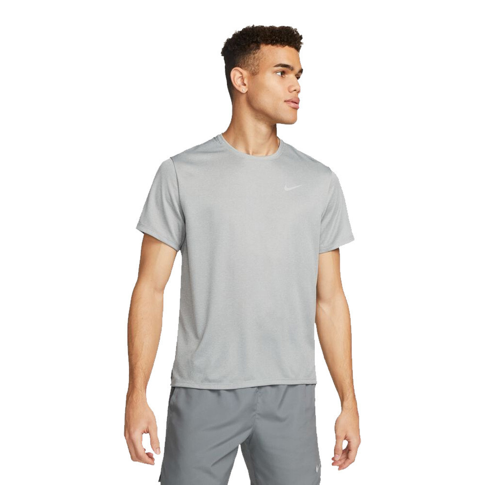 

Спортивная футболка Nike Dri-FIT UV Miler, серый