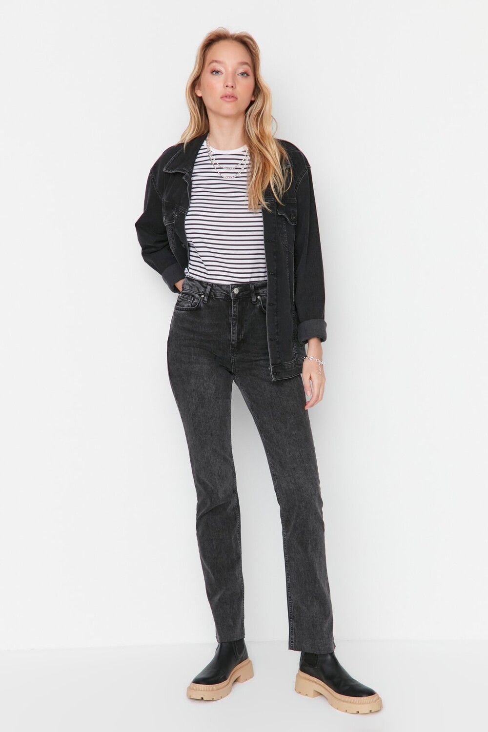 

Джинсы - Черный - Bootcut Trendyol, черный