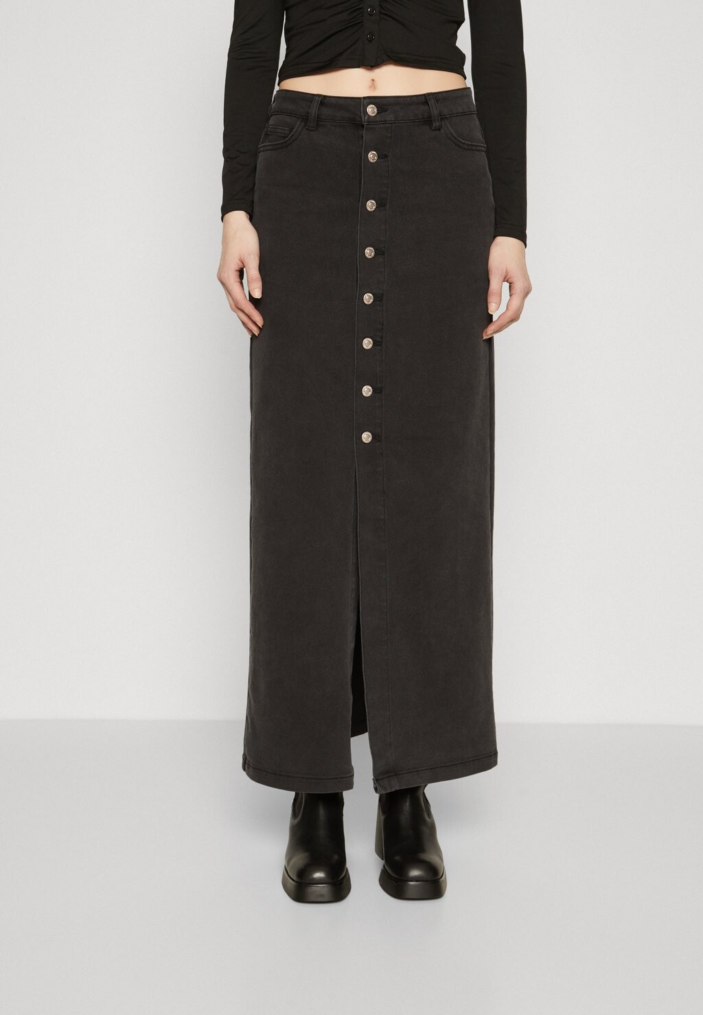 

Юбка джинсовая Onlkita Button Maxi Skirt ONLY Tall, цвет washed black