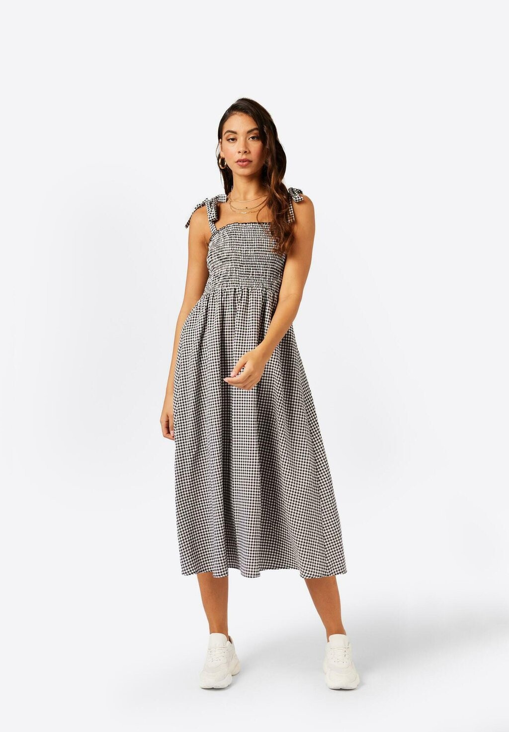 

Летнее платье Urban Threads, черно-белый