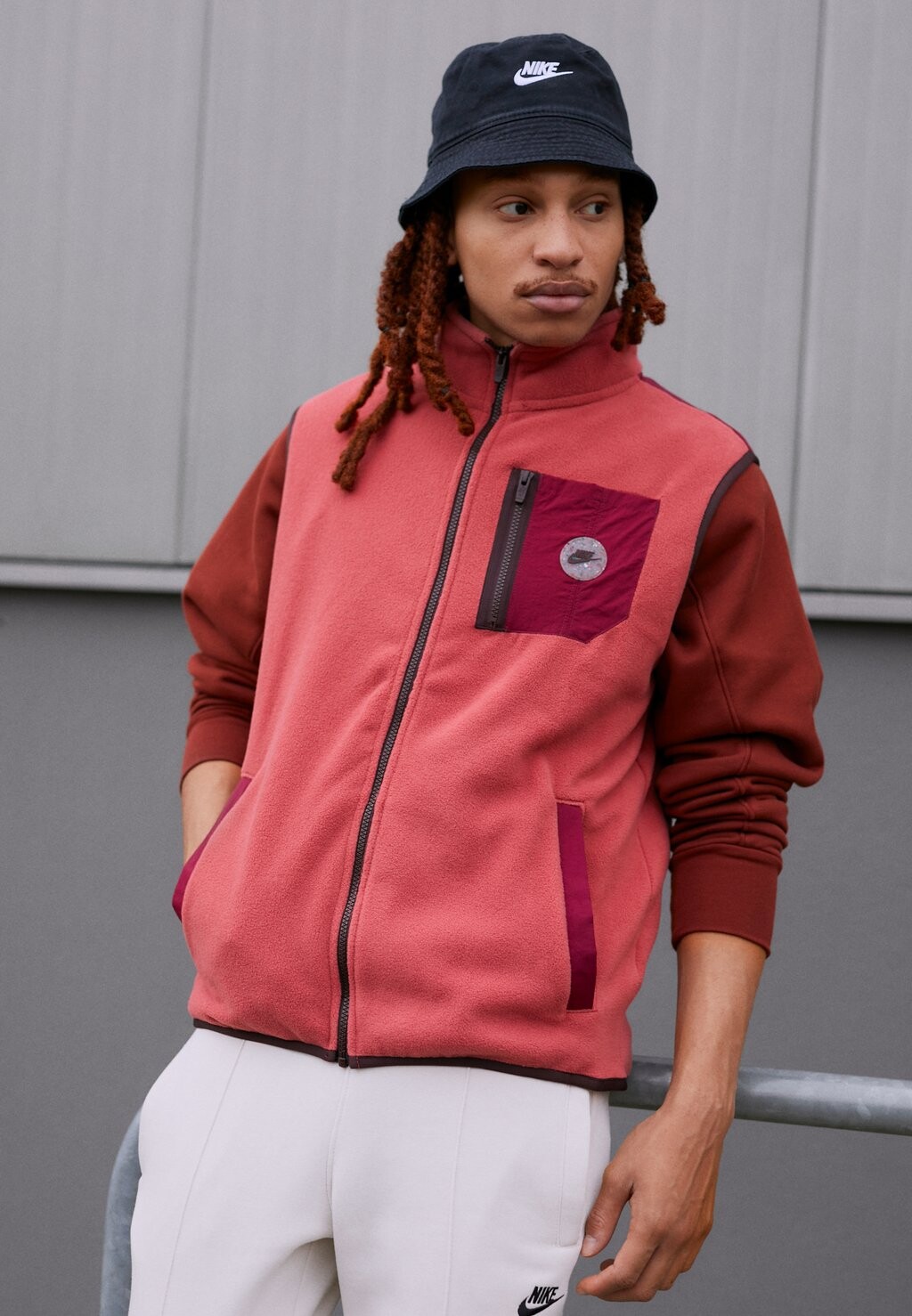 

Жилет Nike