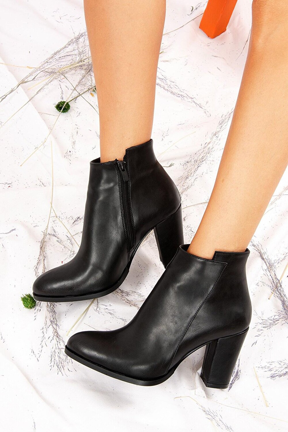 

J674110209 Черные женские ботинки Fox Shoes