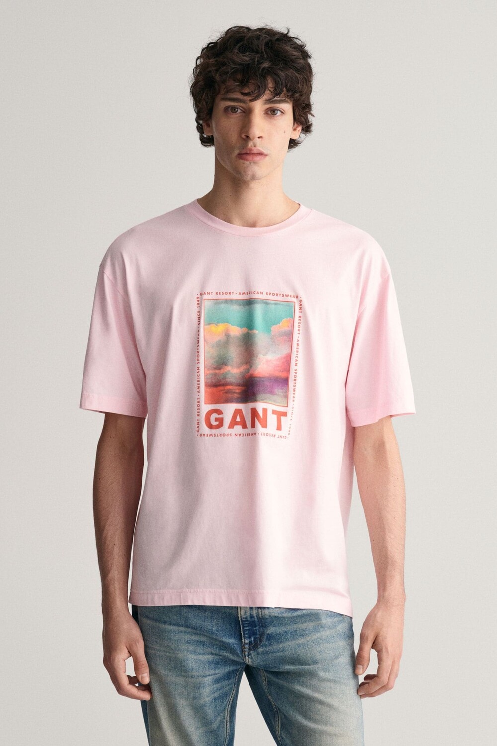 

Стираная футболка с графикой Gant, розовый