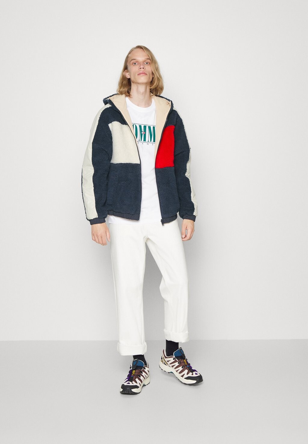 

Куртка Tommy Jeans КУРТКА REVERSIBLE, цвет twilight navy/multi
