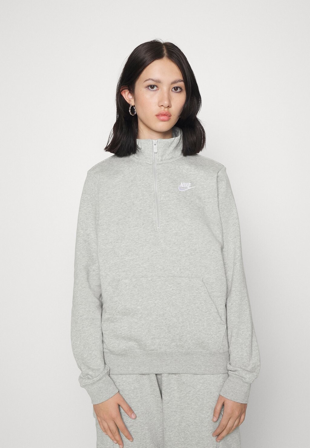 

Толстовка Nike Club, серый вереск