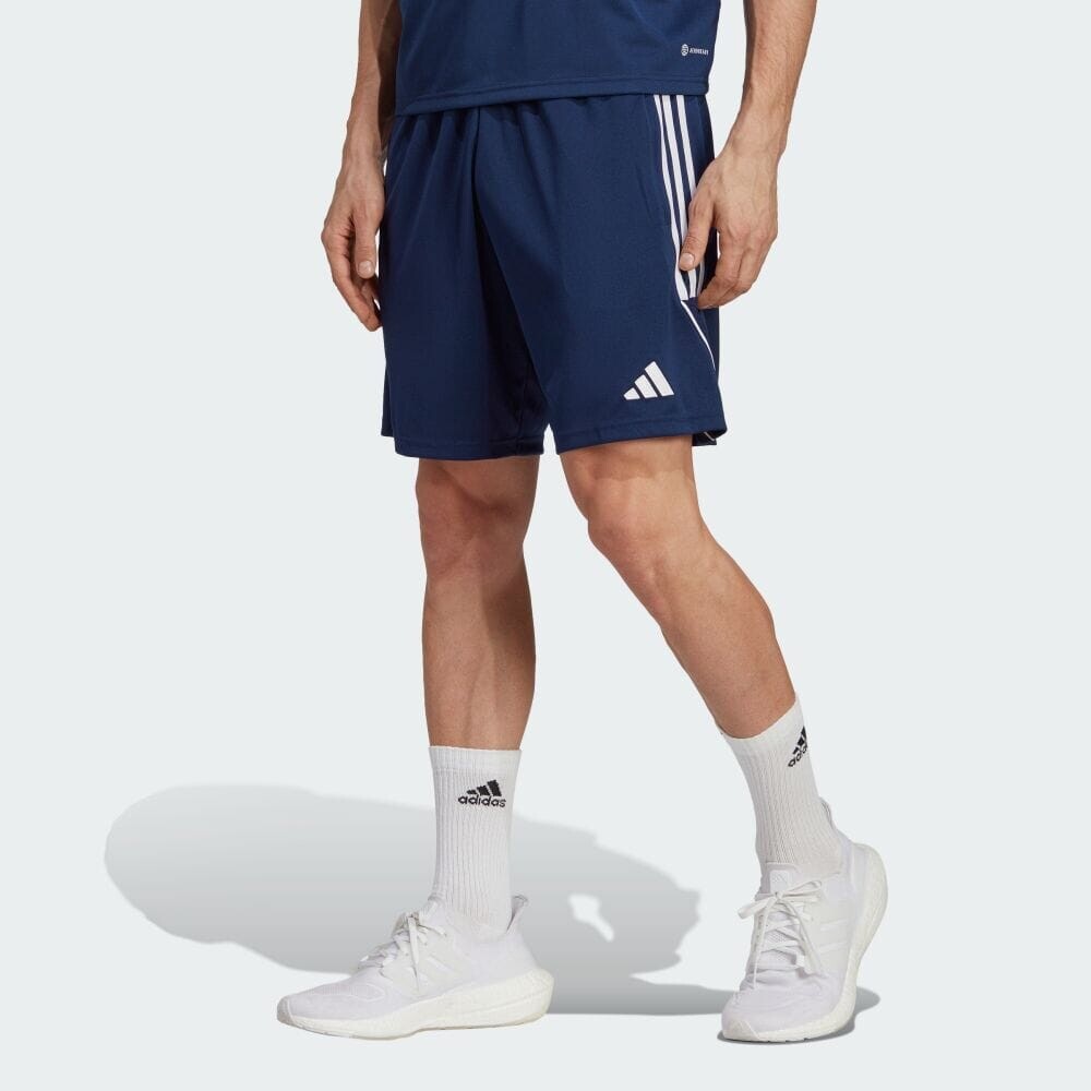 

Шорты Adidas HS7226