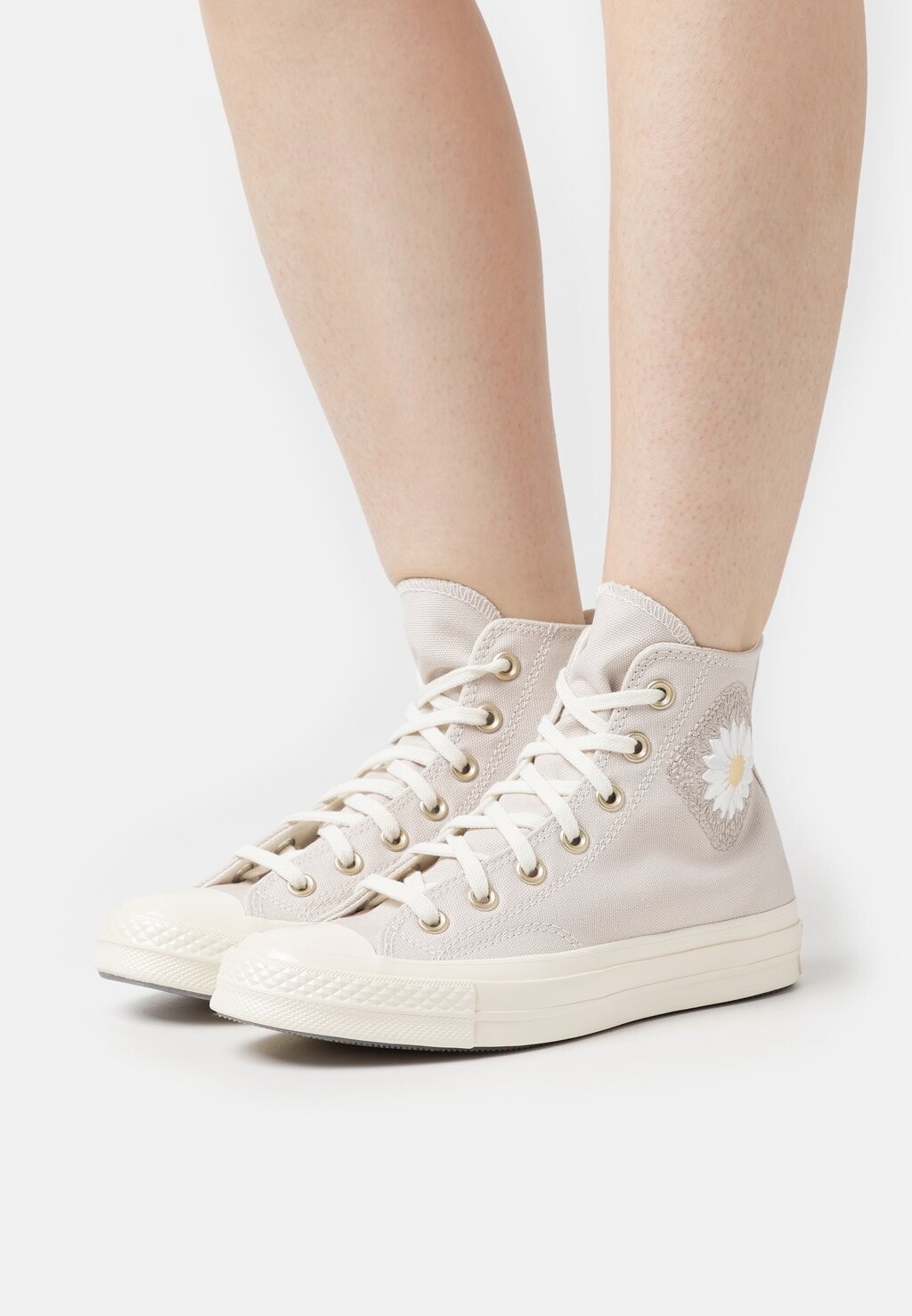 

Высокие кроссовки Converse