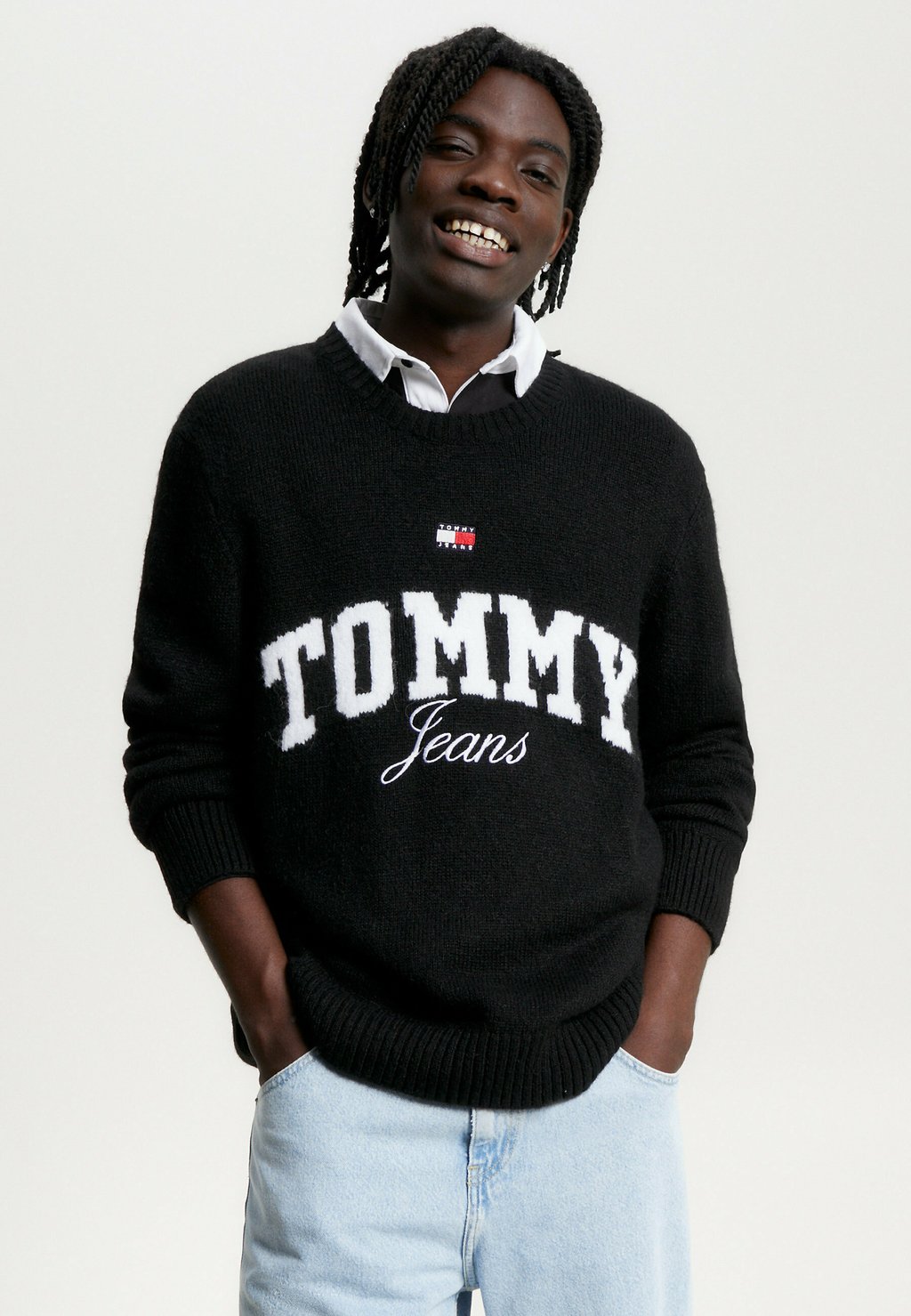 

Свитер VARSITY LOGO RELAXED FIT Tommy Jeans, черный