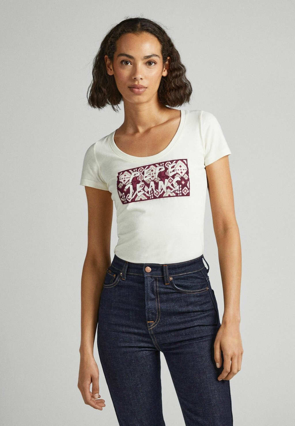

Футболка с принтом Brandi Pepe Jeans, цвет mousse white
