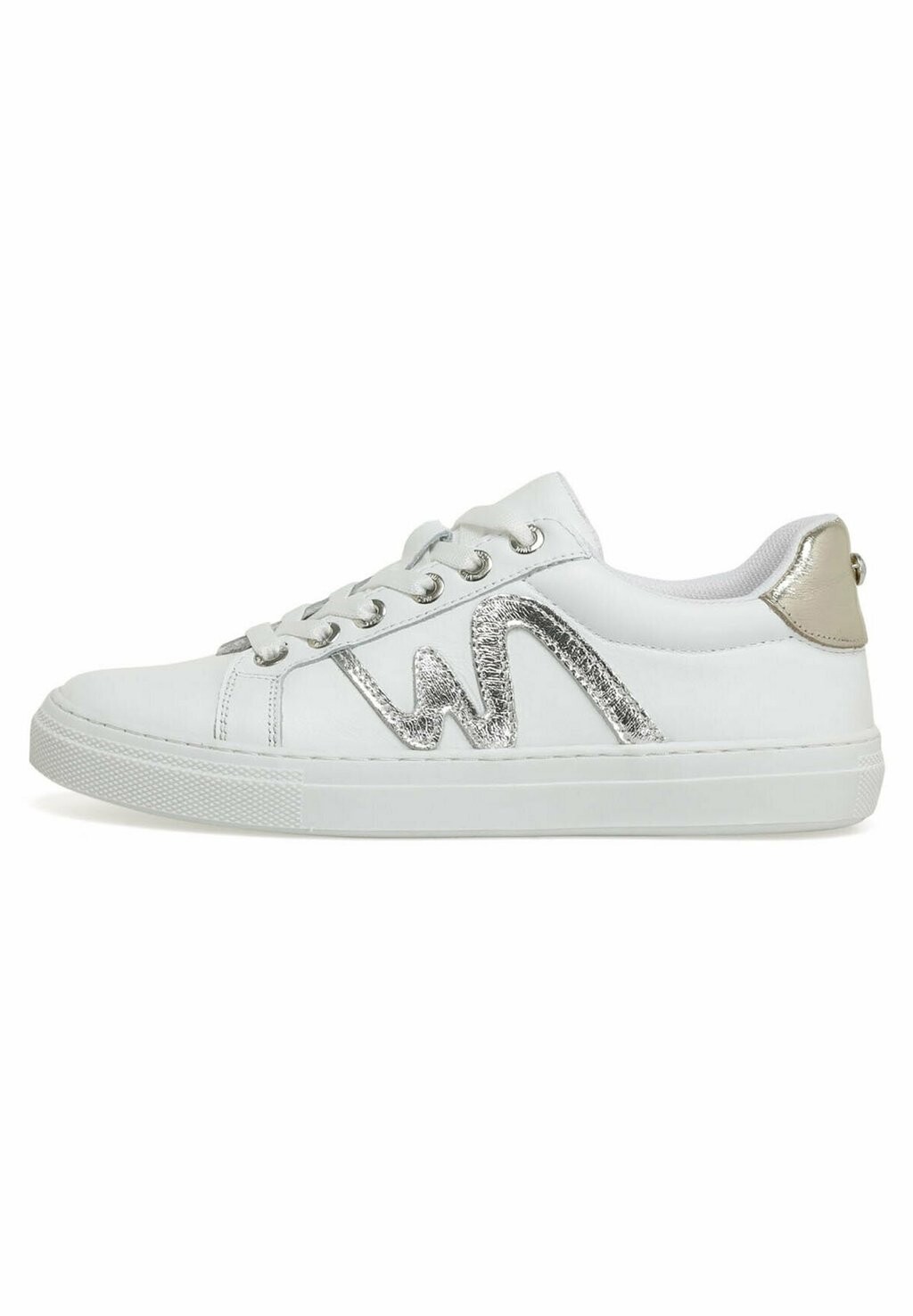 

Кроссовки Nine West
