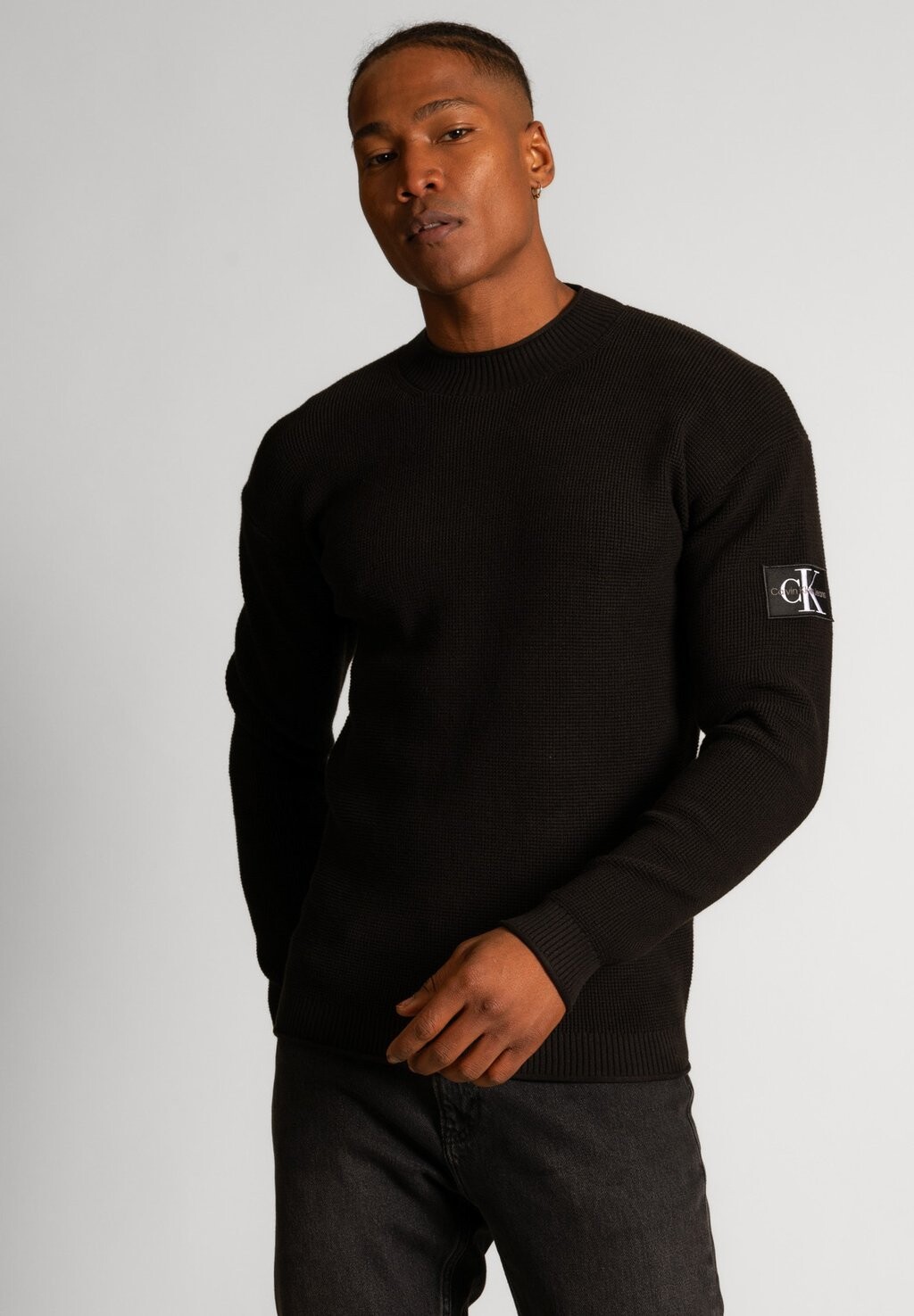 

Свитер Calvin Klein Jeans, черный