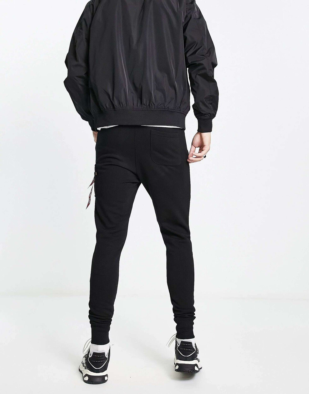 

Черные узкие брюки-карго Alpha Industries X-Fit