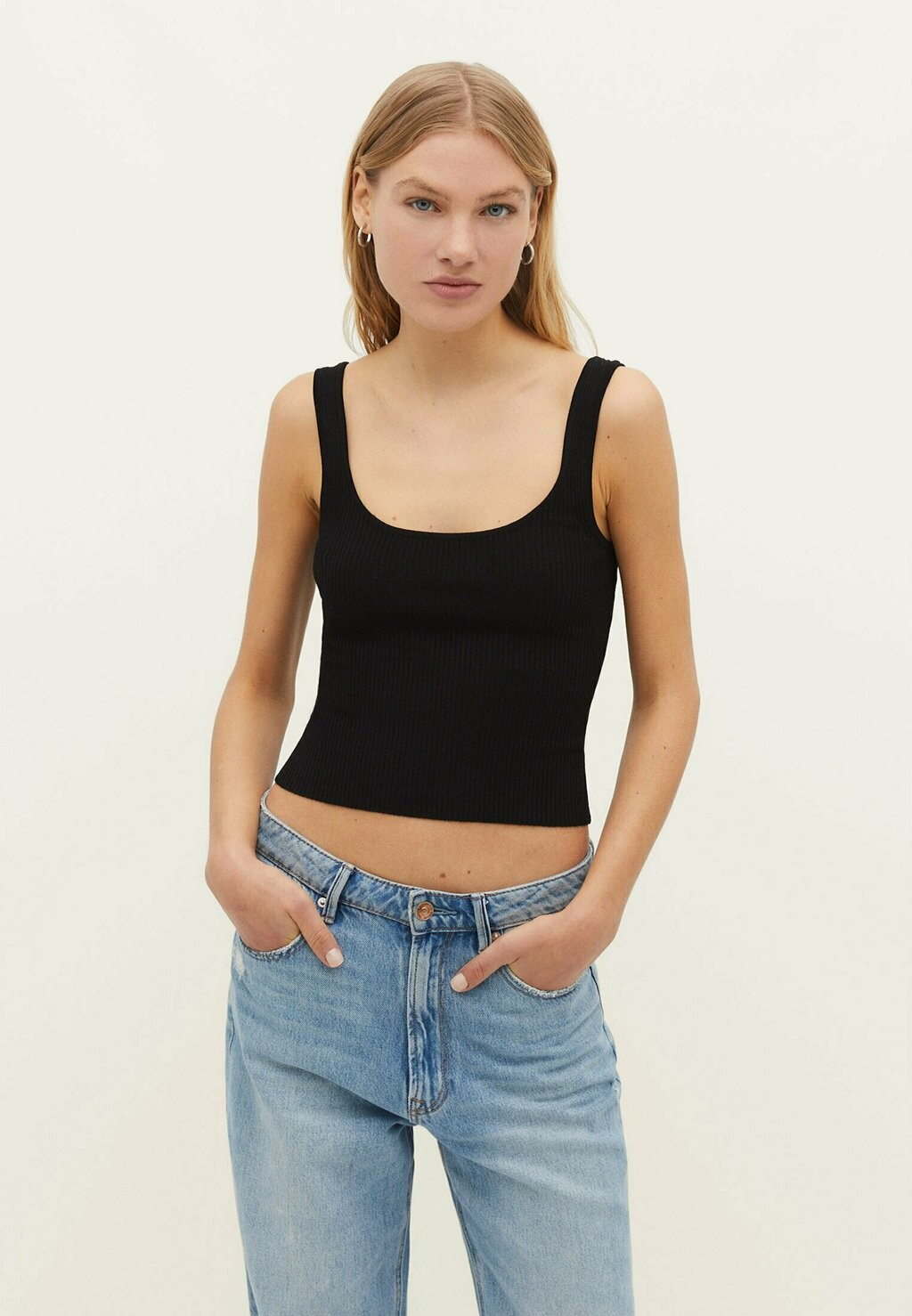 

Топ Stradivarius, черный