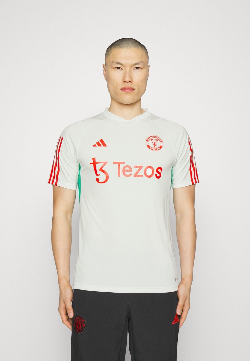 

Футболка Adidas