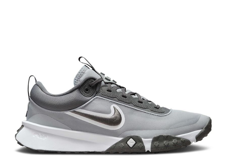 

Кроссовки Nike Air Diamond Varsity Turf, цвет Iron Grey