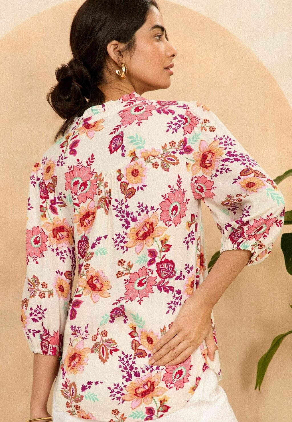 

Блуза RUFFLE V NECK 3/4 SLEEVE BUTTON THROUGH REGULAR FIT Love & Roses, белый