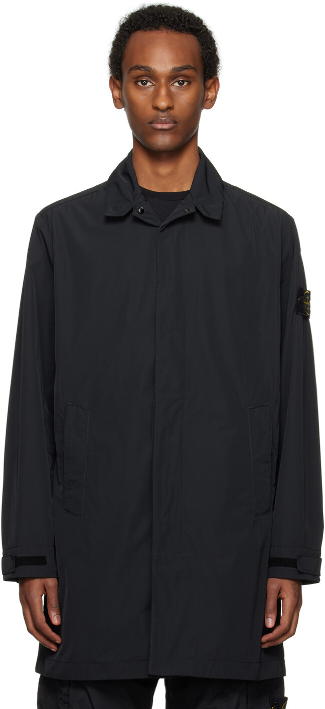 

Черное пальто с нашивками Stone Island, цвет Black