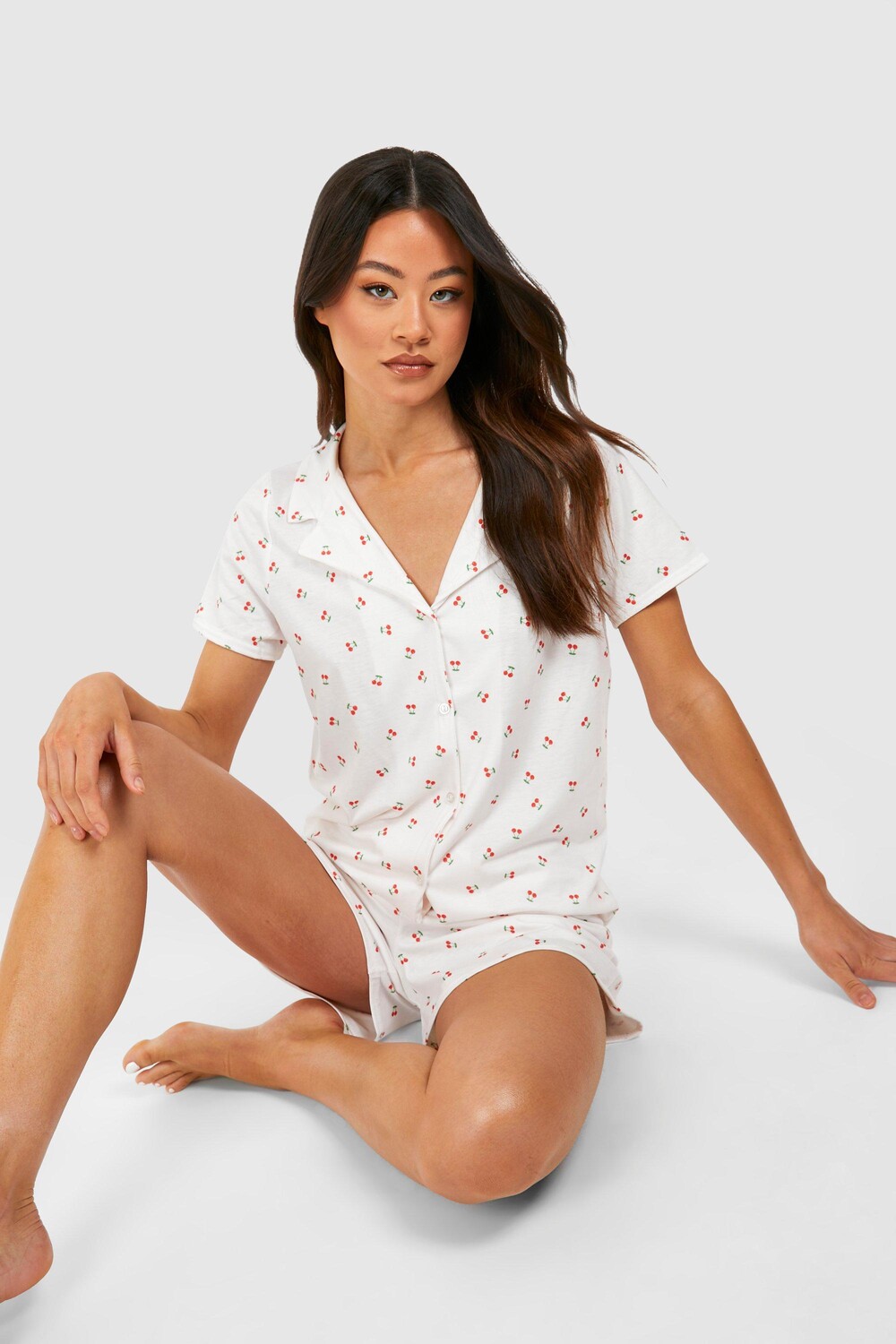 

Короткая пижама с принтом Tall Cherry boohoo, белый