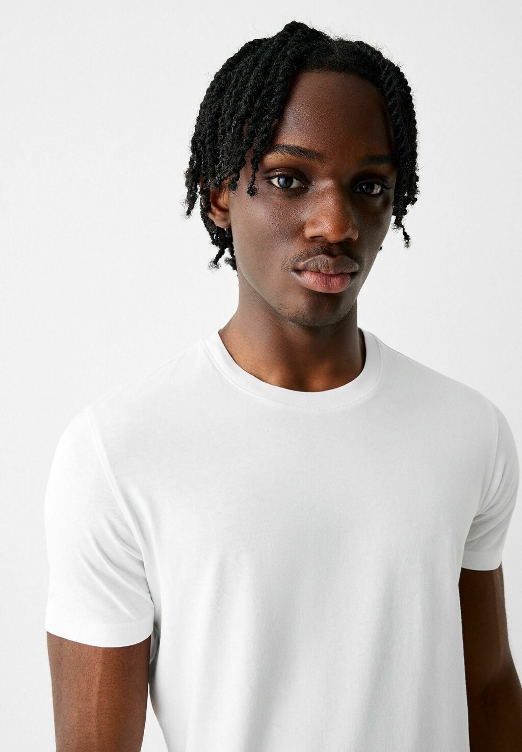 

Базовая футболка REGULAR FIT Bershka, белый