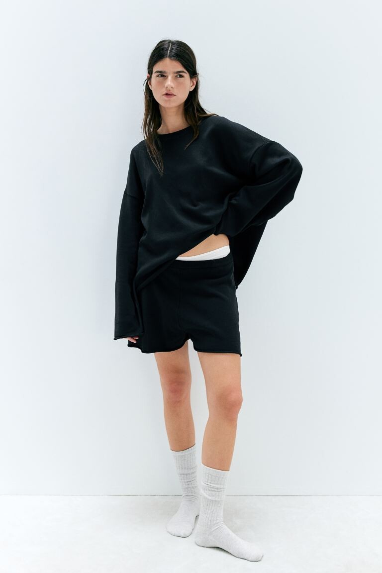 

Свитер с закругленными краями H&M, черный