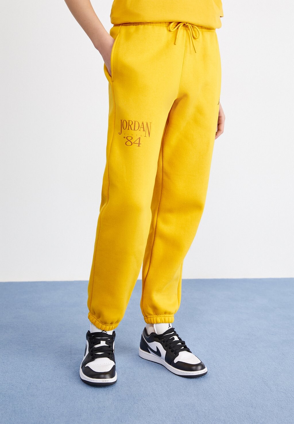 

Спортивные штаны PANT Jordan, цвет yellow ochre/(dusty peach)