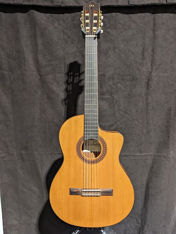 Акустическая гитара Cordoba C-5 CET Thinline Cutaway Electric Nylon String Guitar цена и фото