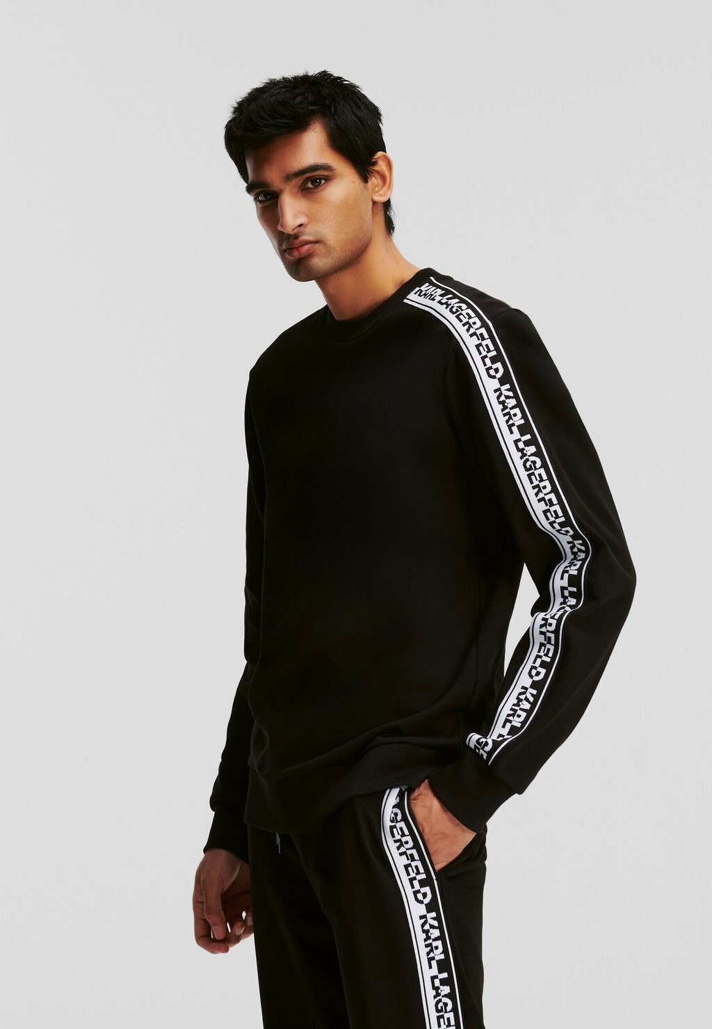 

Толстовка LOGO TAPE KARL LAGERFELD, цвет black