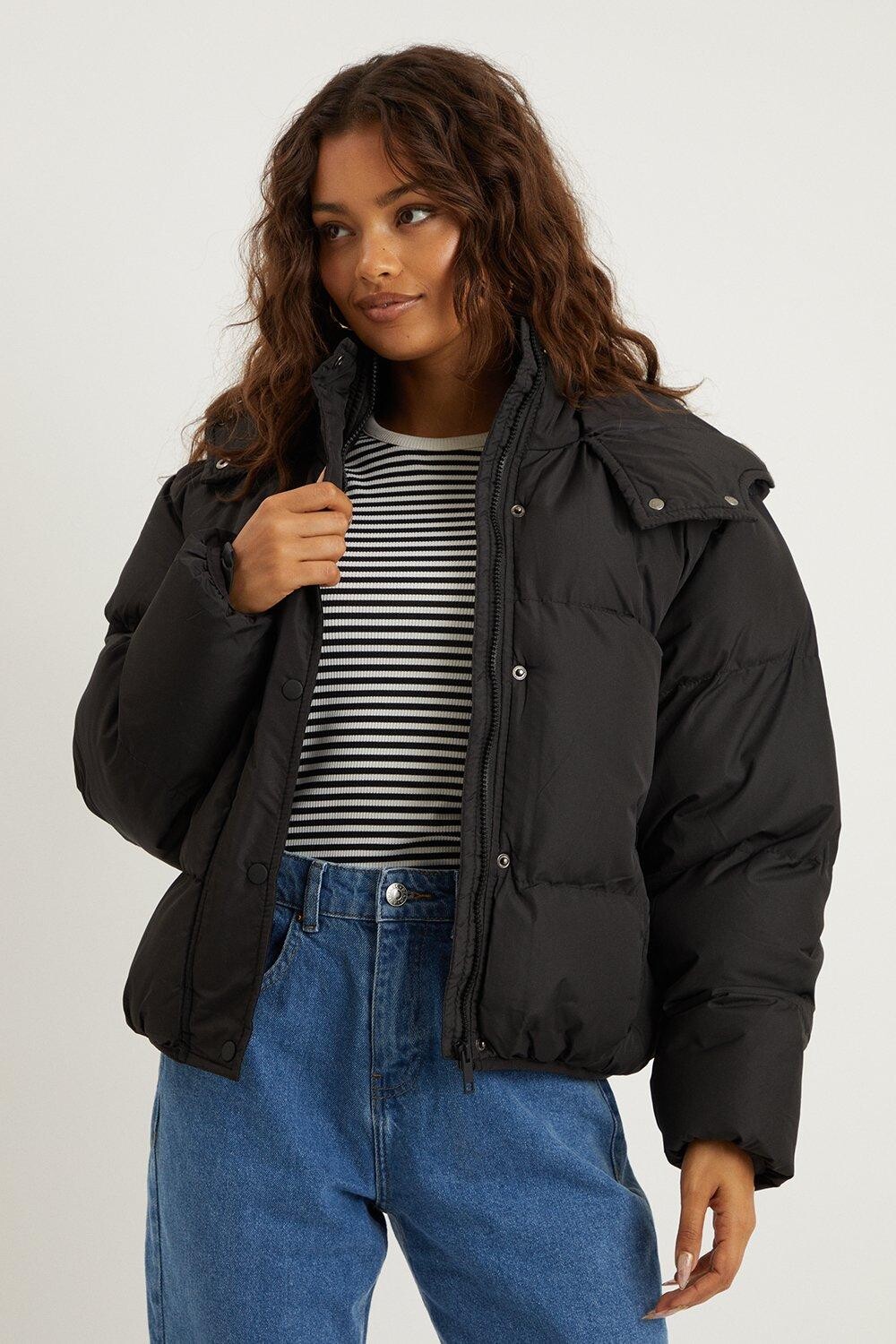 

Короткое стеганое пальто с капюшоном Petite Dorothy Perkins, черный
