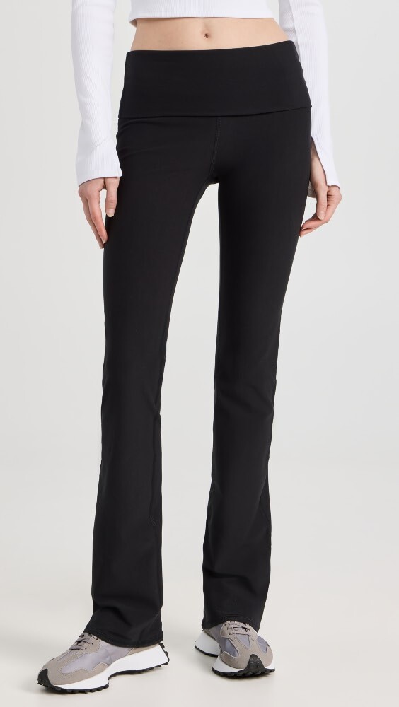 

Леггинсы Alo Yoga Alosoft Foldover Bootcut Leggings, черный