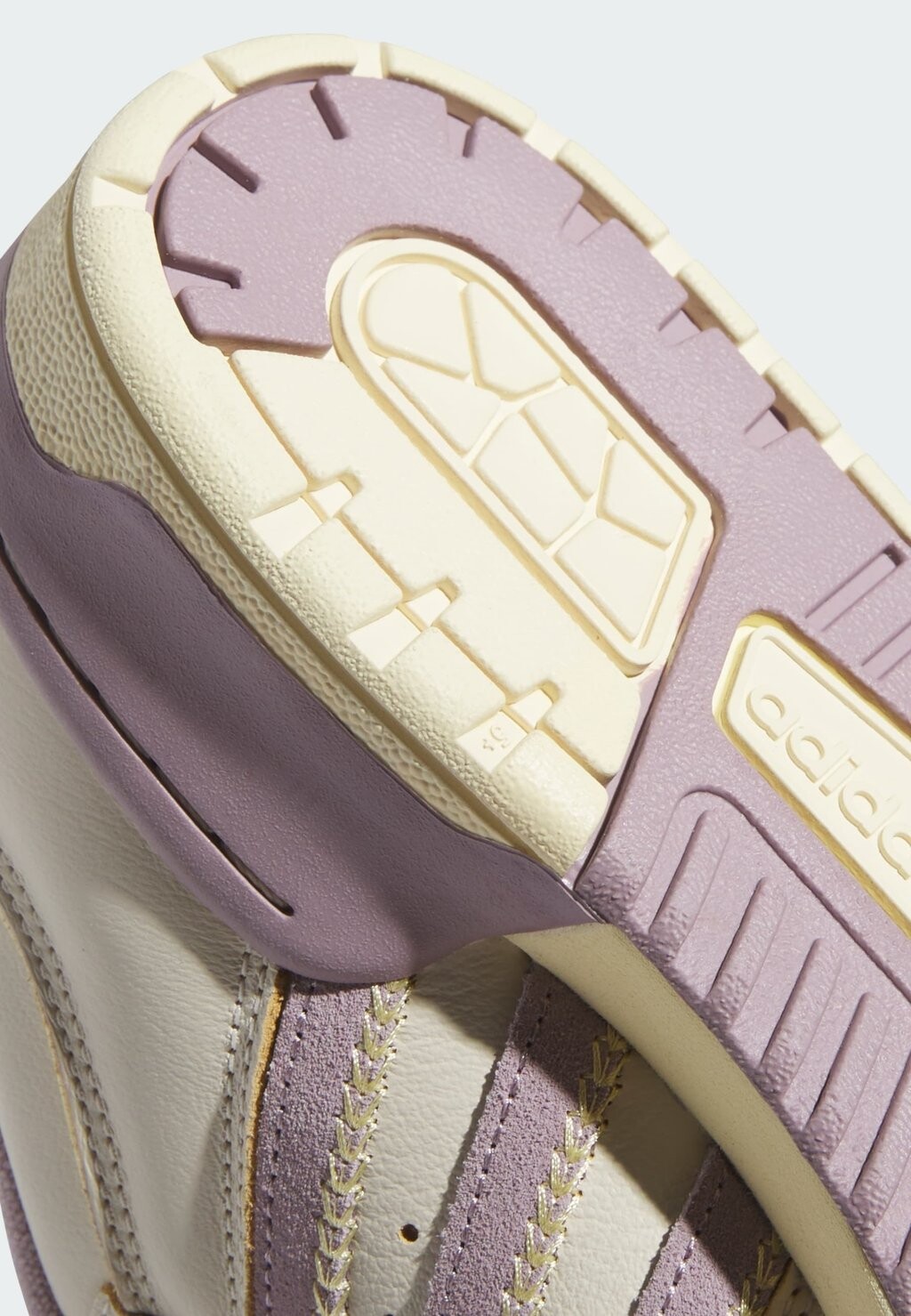 

Кроссовки на шнуровке RIVALRY 86 LOW adidas, белый