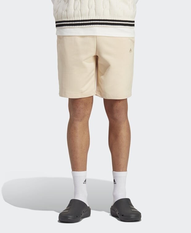 

Грузовые шорты adidas, экрю