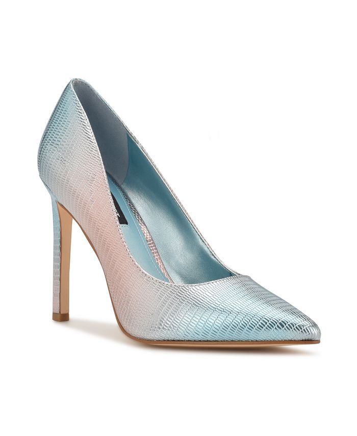 

Женские туфли-лодочки Tatiana на шпильке с острым носком Nine West, цвет Light Blue Ombre Lizard - Manmade