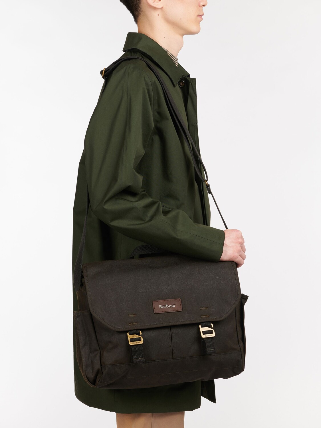 

Сумка-мессенджер Essential Wax Barbour, оливковое