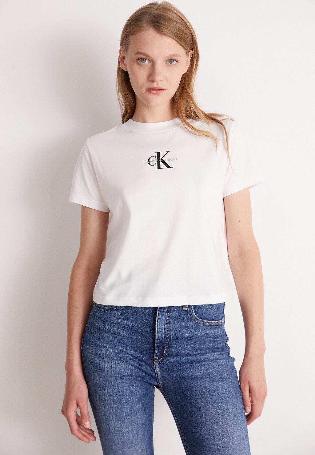 

Футболка с принтом Calvin Klein Jeans, белый