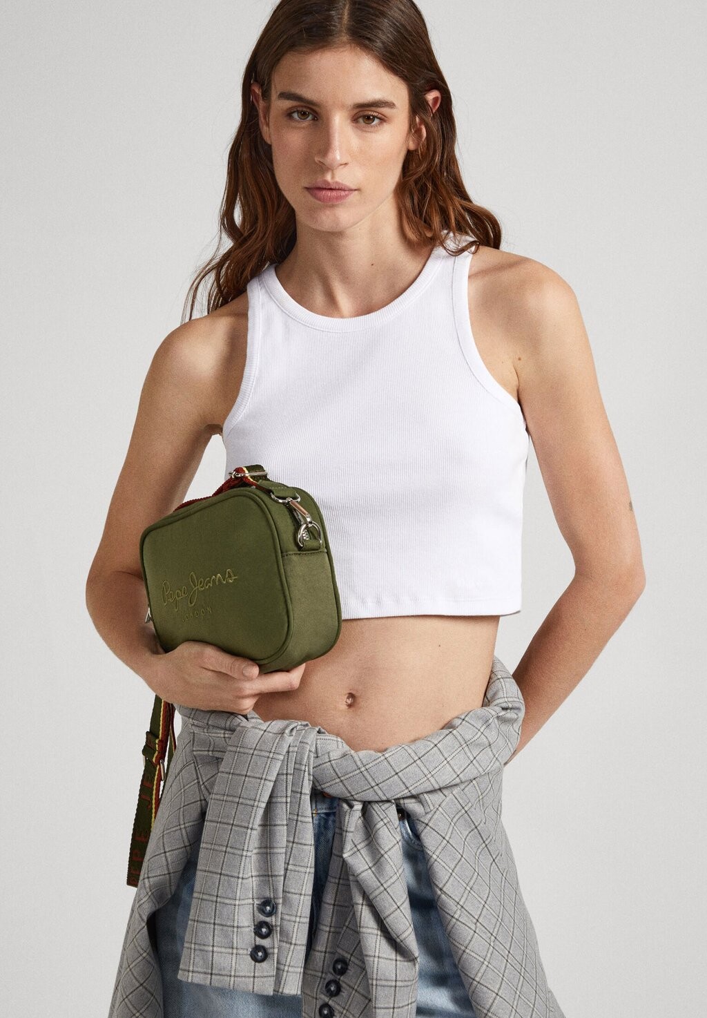 

Чехол для фотоаппарата Pepe Jeans BASSY MARGY, оливковый