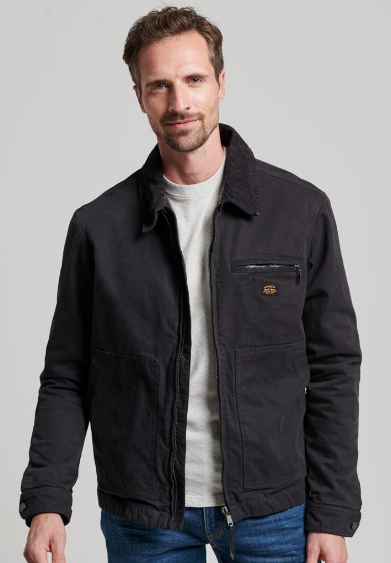 

Легкая куртка Superdry