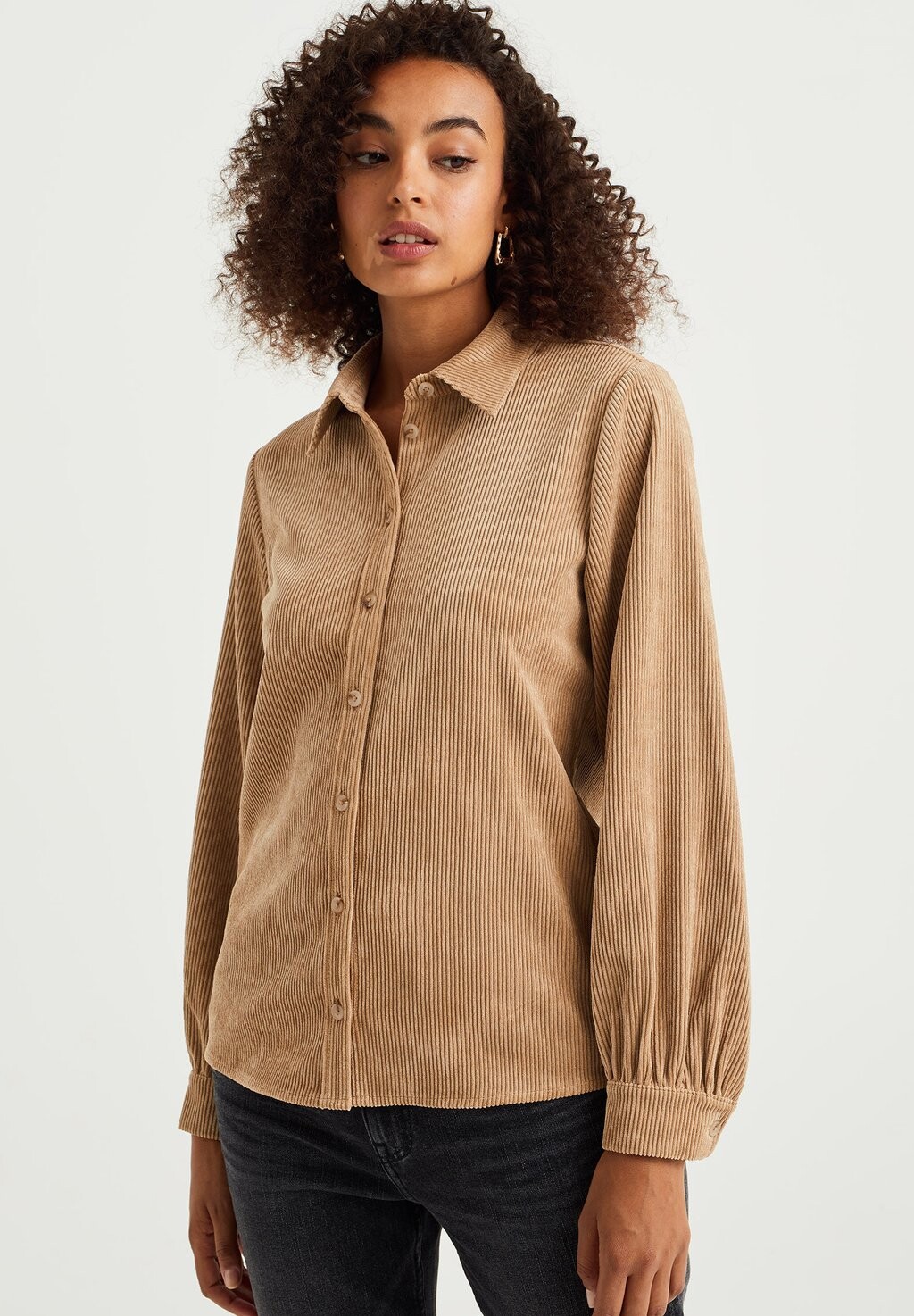 

Рубашка WE Fashion, бежевая
