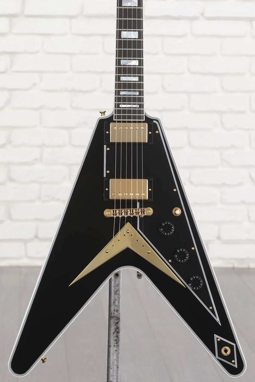 

Gibson Custom Flying V Custom — черное дерево с накладкой из черного дерева