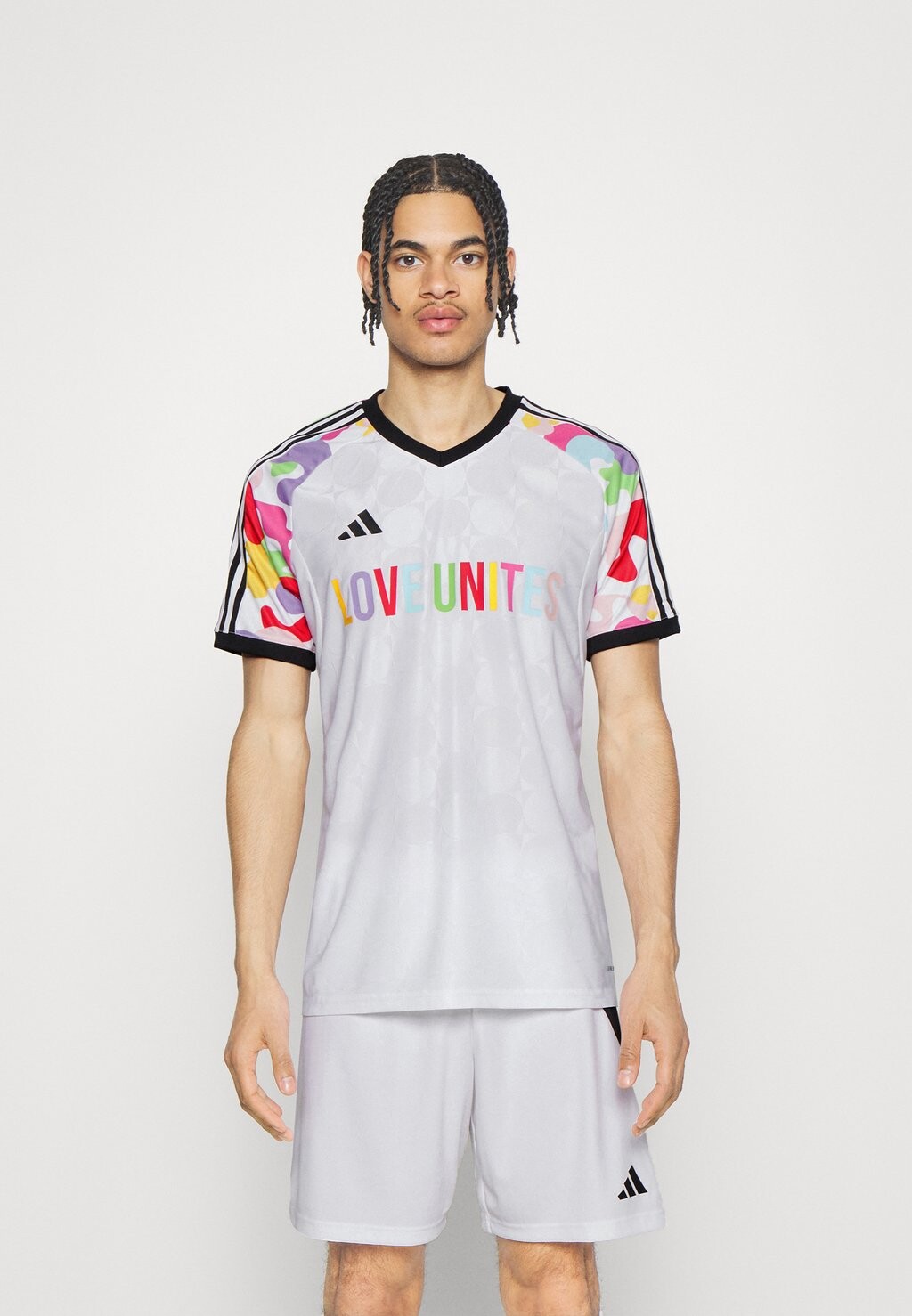 

Футболка Adidas