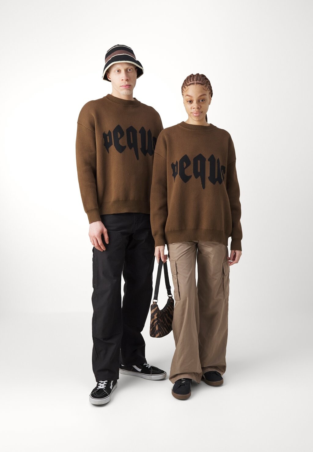 

Свитшот PEQUS MYTHIC UNISEX, цвет dark earth/black