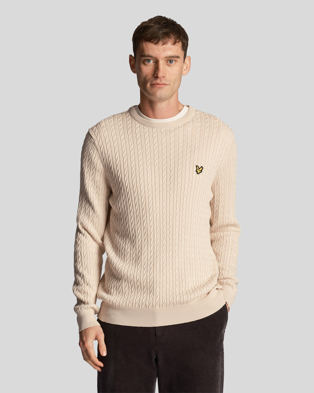 

Свитер с круглым вырезом и косами Lyle & Scott, бежевый