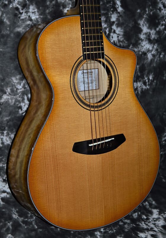 

Акустическая гитара 2020 Breedlove Artista Concert CE Natural Shadow