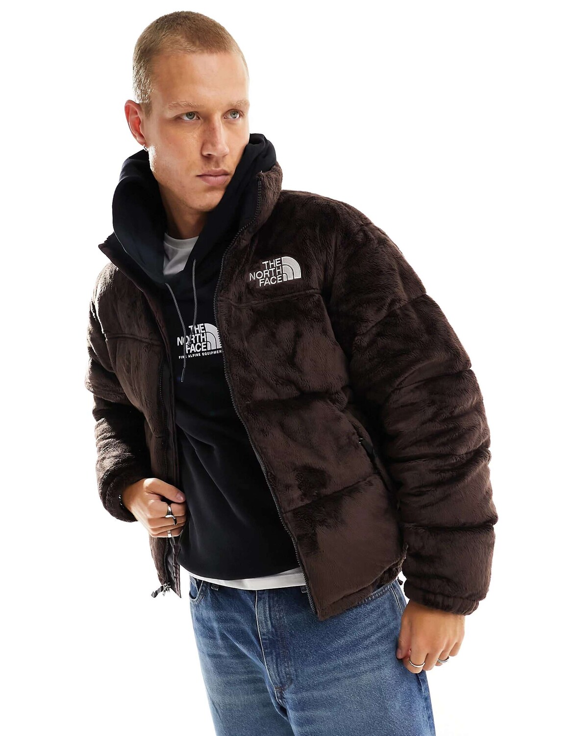 

Коричневый пуховик The North Face Nuptse Versa