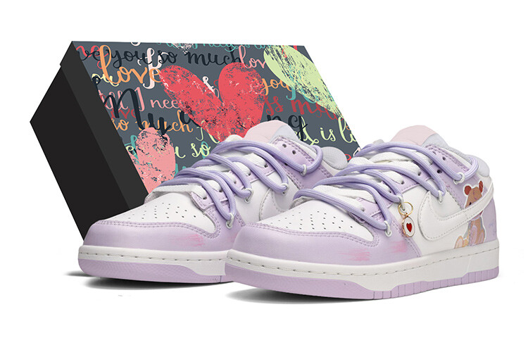 

Женские кроссовки для скейтбординга Nike Dunk