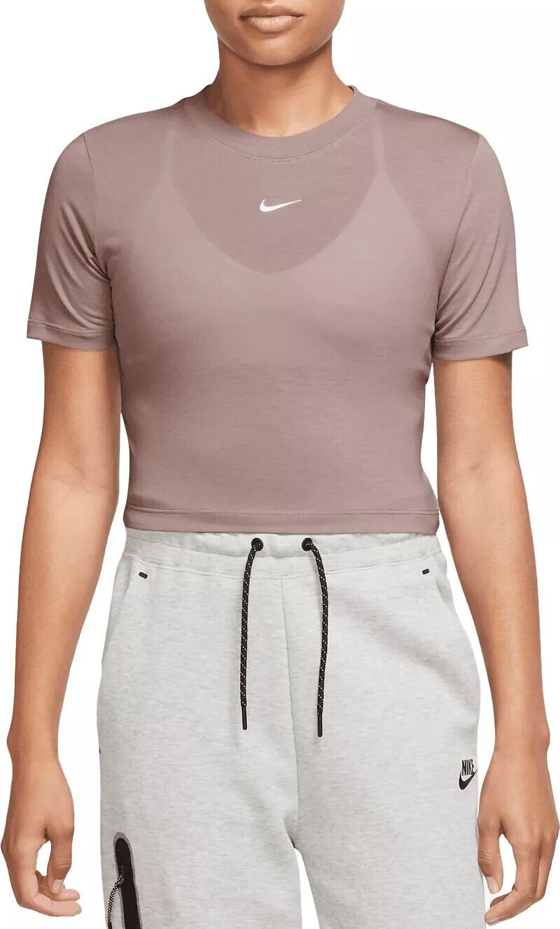 

Женская укороченная футболка узкого кроя Nike Sportswear Essential