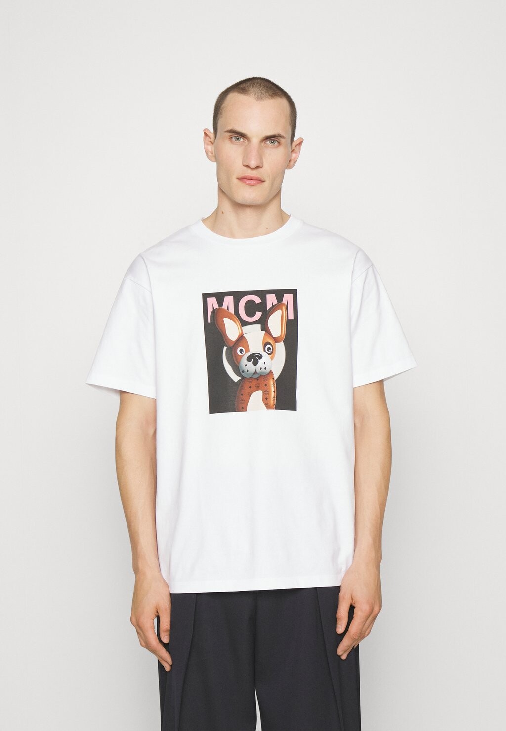 

Футболка с принтом COLLECTION PUP MUGSHOT UNISEX MCM, белый