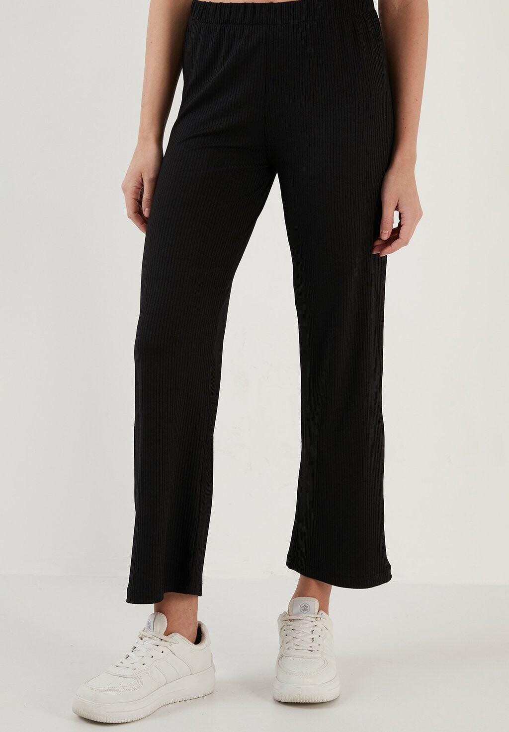 

Брюки LELA Regular Fit, черный