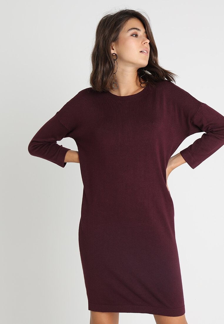 

Вязаное платье Vero Moda, темно-красный